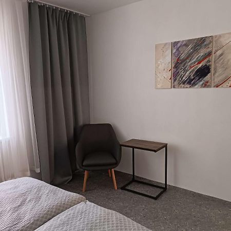 Apartmany Nad Splavem Зноймо Екстер'єр фото
